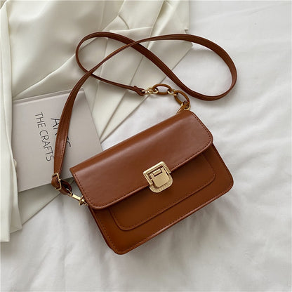 IELGY women's fashionable all-match shoulder bag with western style chain messenger