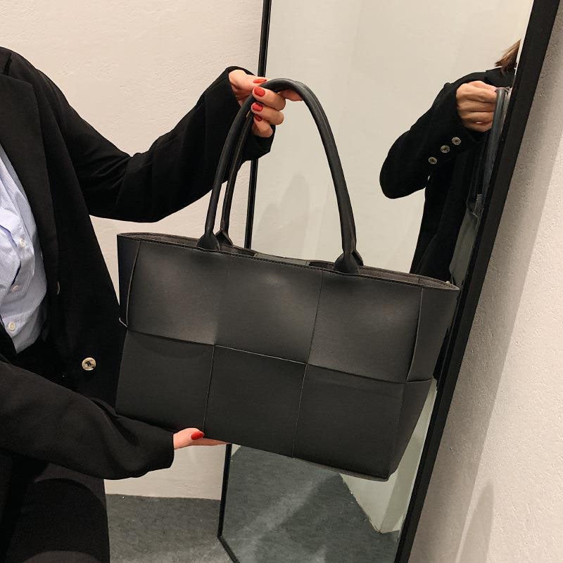 IELGY Ladies braided commuter large capacity handbag