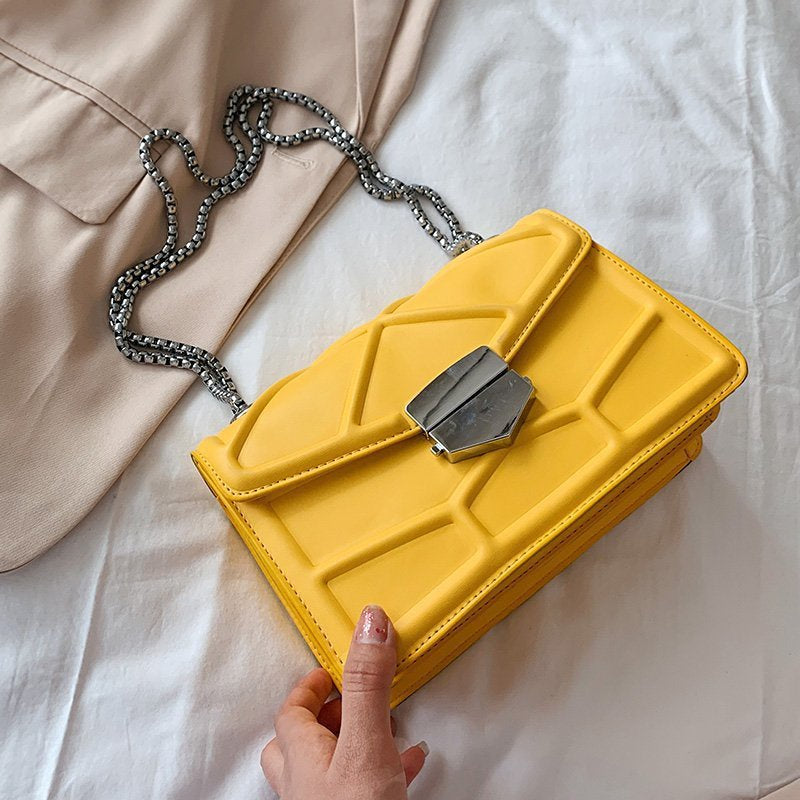 IELGY small square bag Korean version fashion chain fashion trend small fresh outing Lingge female bag all-match handbag one-shoulder messenger bag chain bag