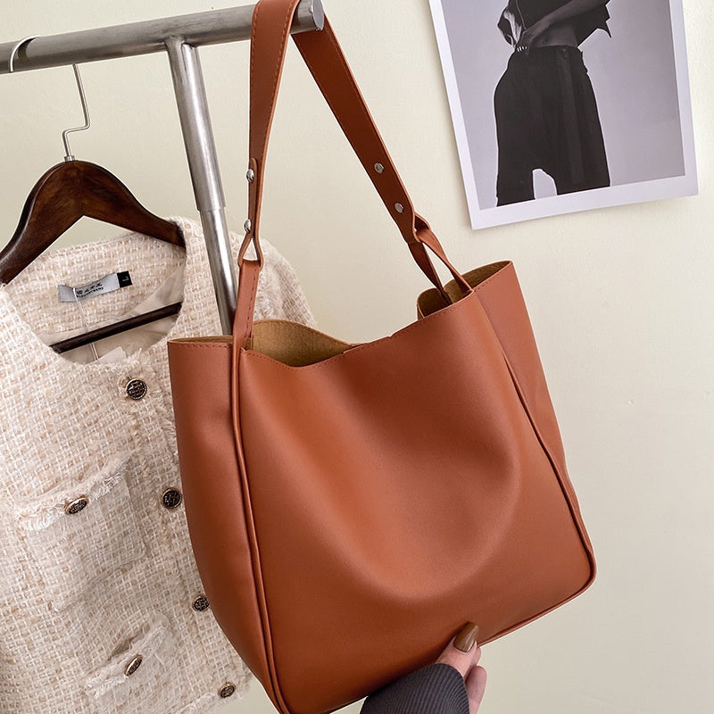 IELGY solid color female texture fashion western style shoulder bag large capacity