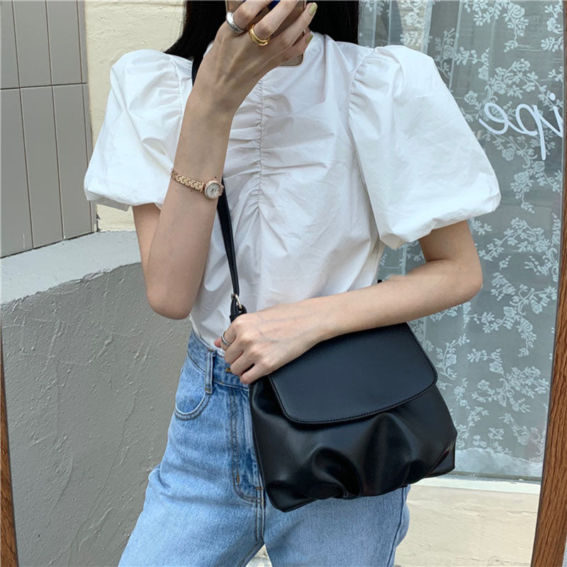 IELGY All-match Dumpling Retro Zipper Black Woman's bag Crossbody Simple One-shoulder