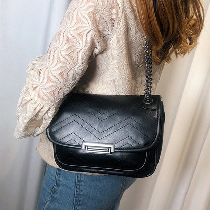 IELGY Fashion retro women's bag diamond chain bag shoulder Messenger bag