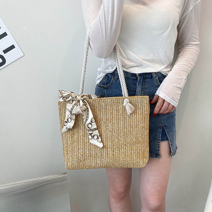 IELGY fairy style large-capacity bucket portable straw woven one-shoulder shopping bag