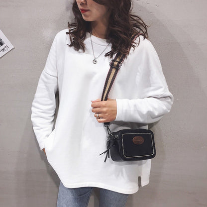 IELGY Out Wide Shoulder Strap High Texture Square Crossbody Bag Retro