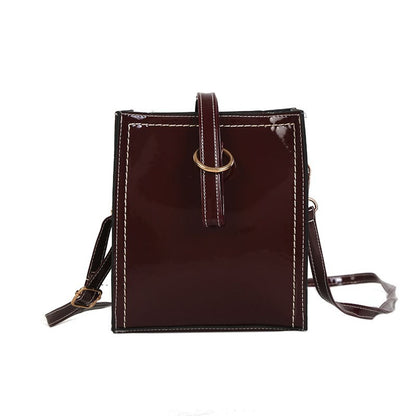 Glossy retro messenger bag