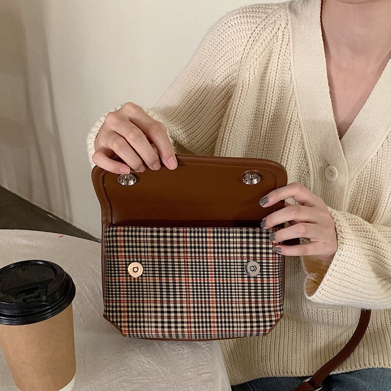 IELGY Waist bag retro lattice net red shoulder Messenger bag ins wild student small square bag