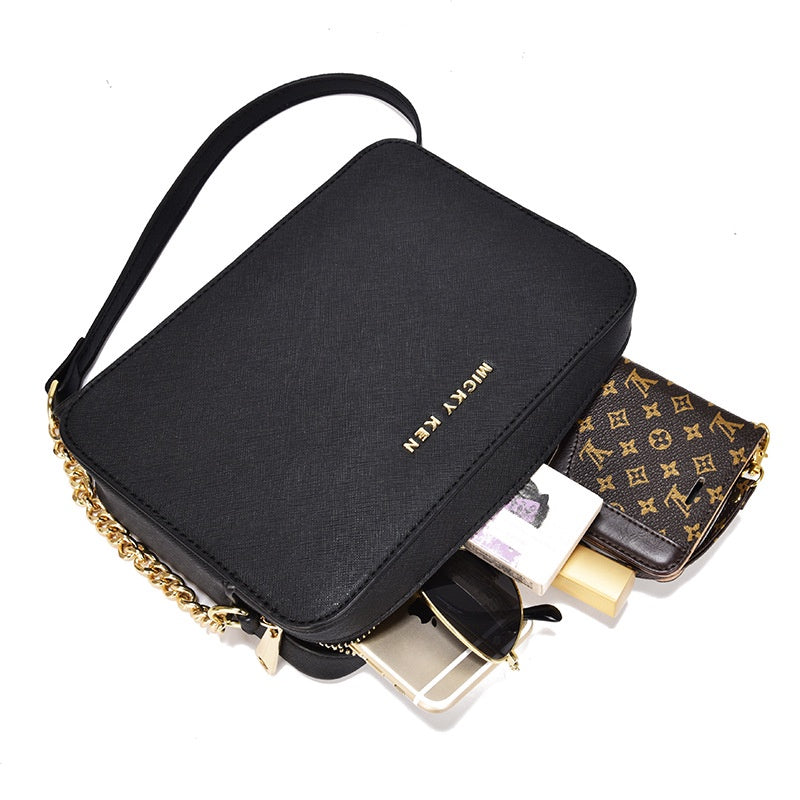 IELGY women's bag fashion shoulder bag messenger bag chain small square bag