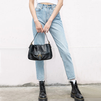 IELGY Large capacity Portable Black One shoulder Diagonal Magnetic buckle Flap Woman's bag Underarm Retro