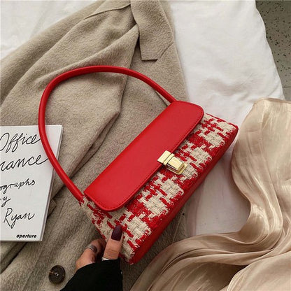 IELGY One-shoulder women's bag under the armor hit the Korean version net red woven handbag women