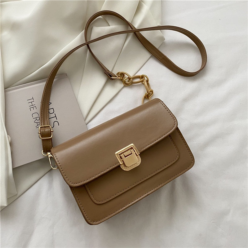 IELGY women's fashionable all-match shoulder bag with western style chain messenger