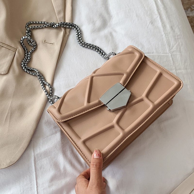 IELGY small square bag Korean version fashion chain fashion trend small fresh outing Lingge female bag all-match handbag one-shoulder messenger bag chain bag