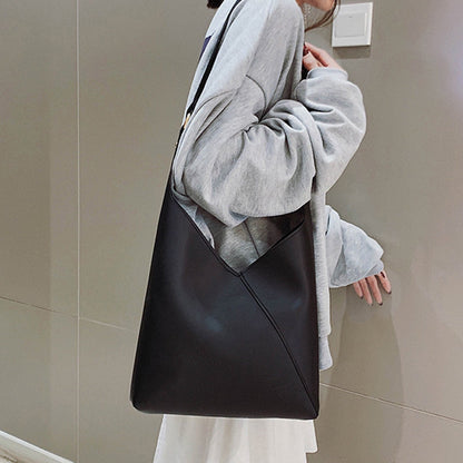 Ielgy large bag women's new 2020 retro simple Korean bucket bag with INS large capacity Single Shoulder Messenger mother bag