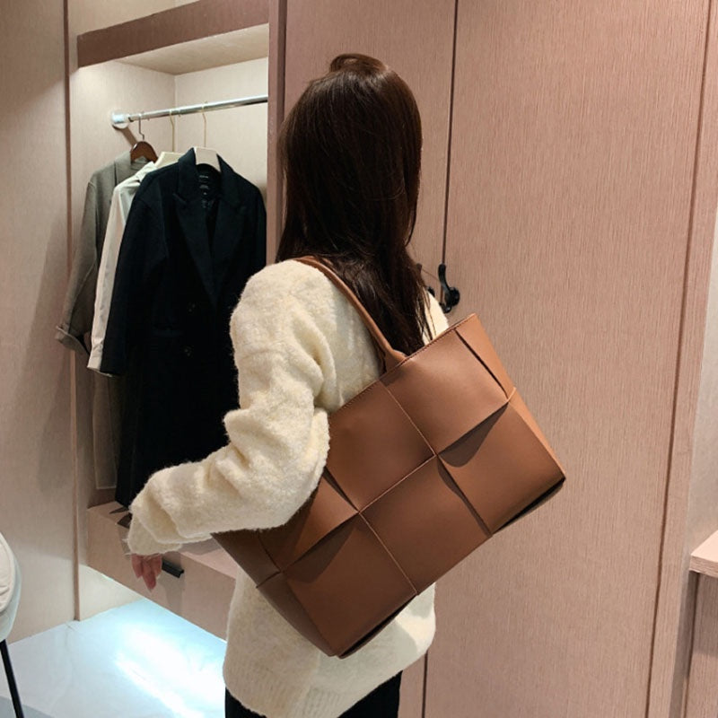 IELGY Ladies braided commuter large capacity handbag