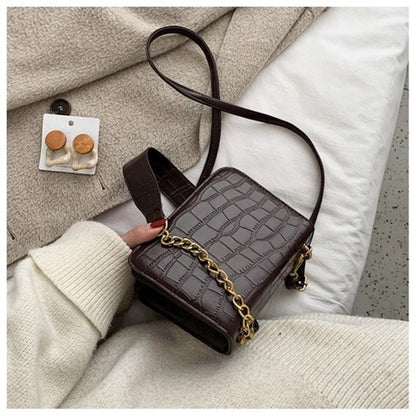 IELGY Crocodile pattern and all-around fashion One Shoulder Messenger Bag