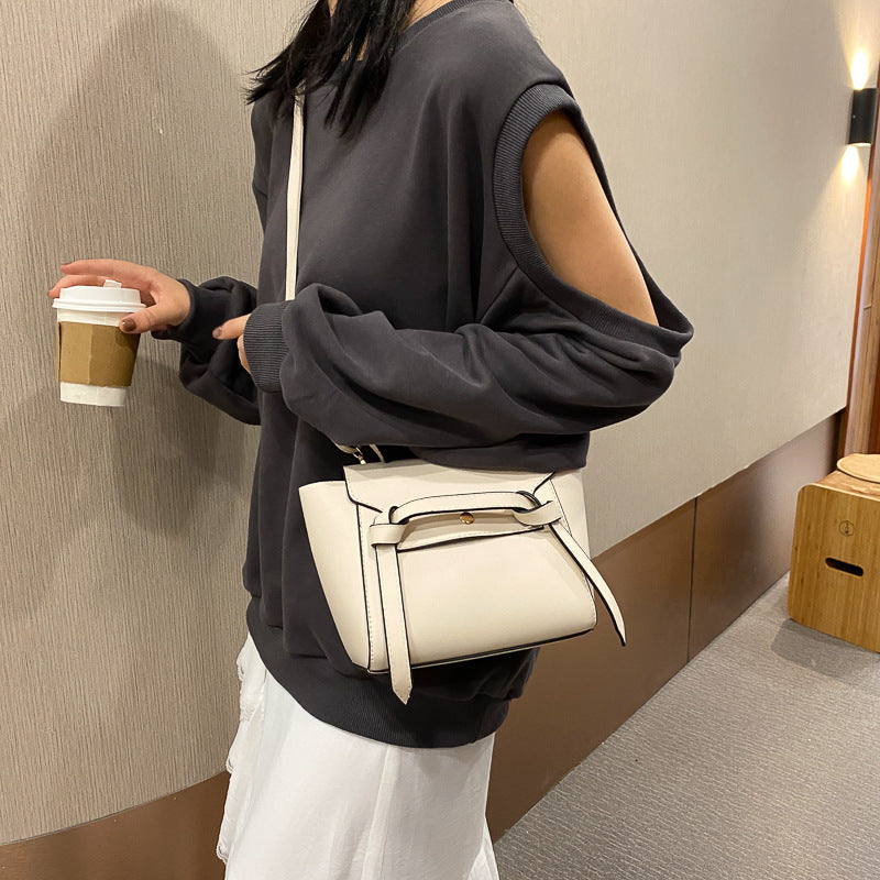 IELGY Women's bag retro Hand bag one shoulder Crossbody fashion ins fashion Square solid color all-match