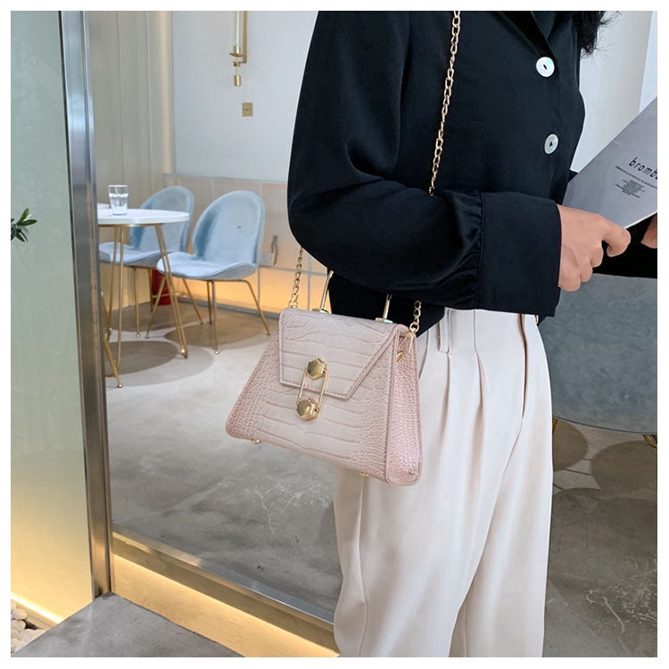 IELGY One-shoulder female bag high-grade fashion portable small bag wild casual Messenger bag