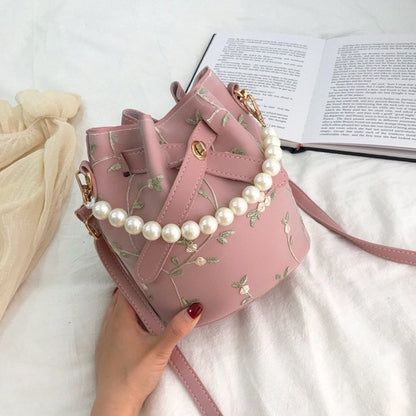 Small bag girl 2021 spring new fairy new lace embroidered bucket bag chain pearl shoulder slant satchel