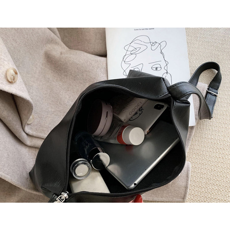IELGY fashion versatile shoulder bag postman Korean version Hong Kong style large capacity cool messenger solid color