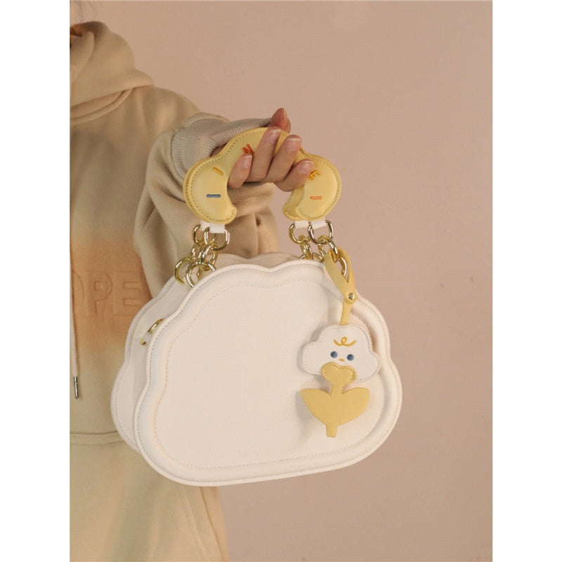 IELGY Niche all-match cream cloud cute messenger women's bag
