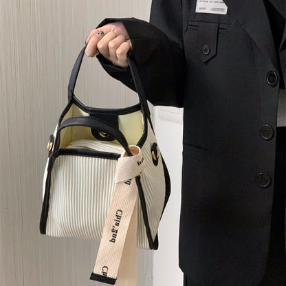 IELGY women's high-end niche commuter fashion messenger bag