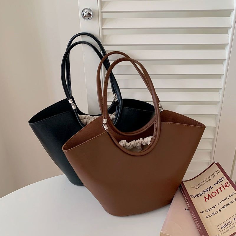 IELGY women's niche design large brown shoulder bag