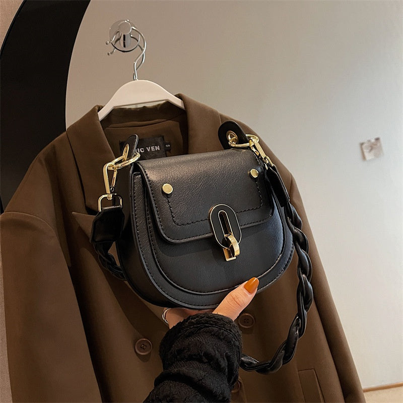 IELGY Korean style all-match lock buckle diagonal saddle bag women