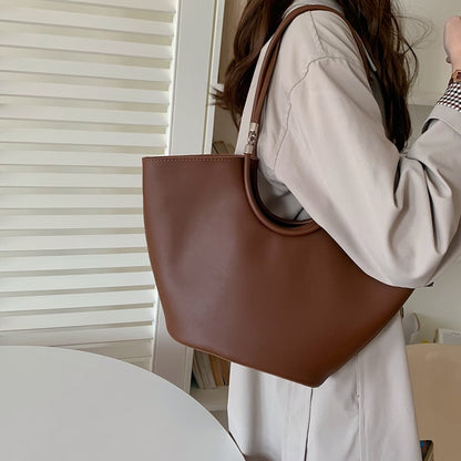 IELGY women's niche design large brown shoulder bag