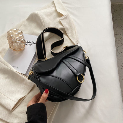 IELGY niche design messenger saddle bag women