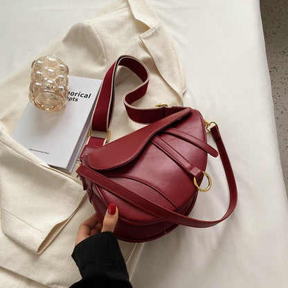 IELGY niche design messenger saddle bag women