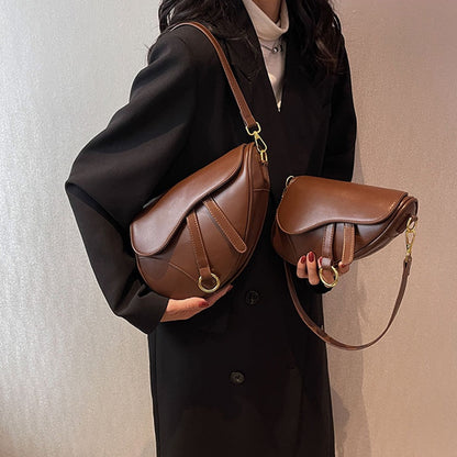 IELGY niche design messenger saddle bag women