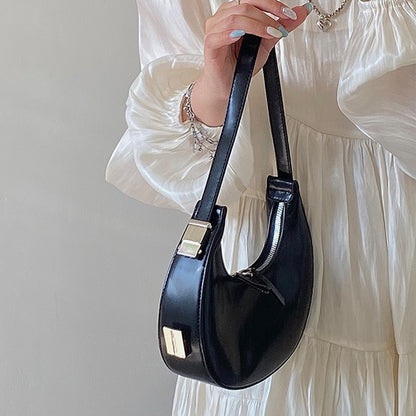 IELGY french niche design dark wind crescent all-match single shoulder bag women