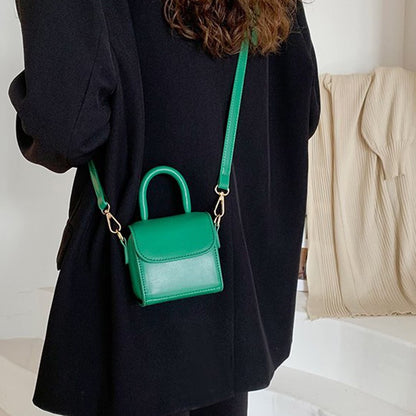IELGY versatile fashion compact solid color magnetic buckle shoulder bag women