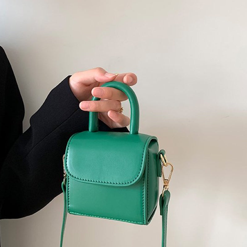 IELGY versatile fashion compact solid color magnetic buckle shoulder bag women