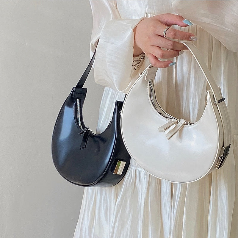 IELGY french niche design dark wind crescent all-match single shoulder bag women