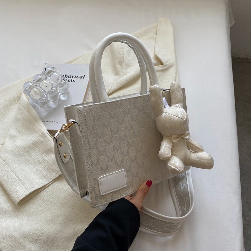 IELGY handbag female fashion simple sweet alphabet cute rabbit large capacity tote bag