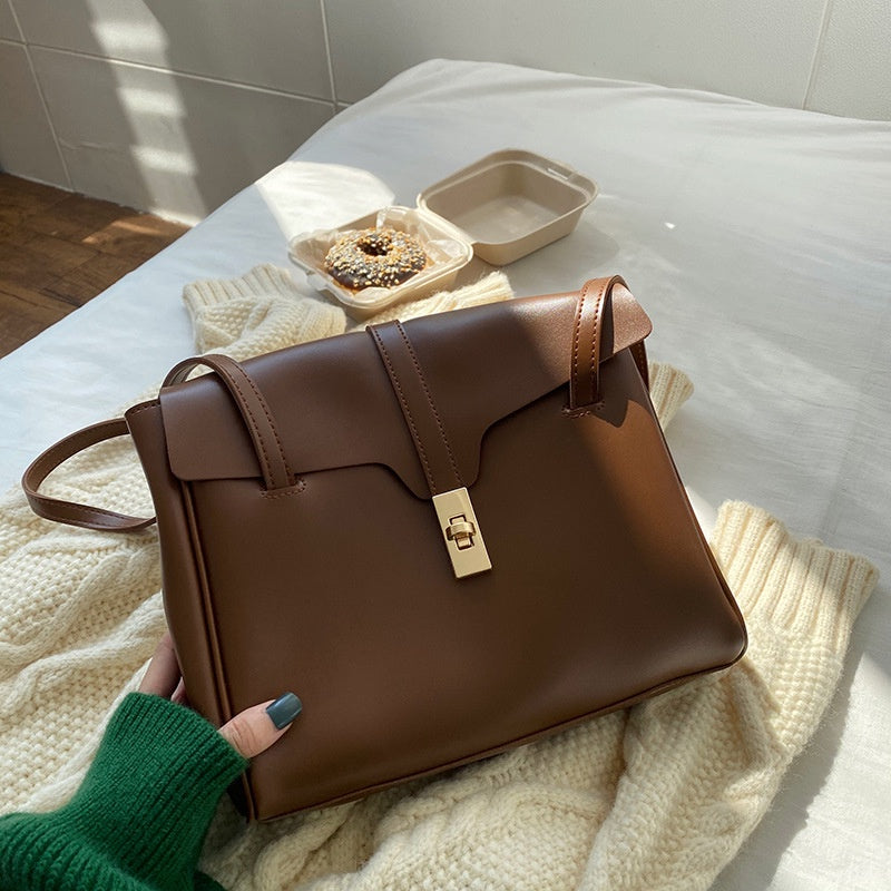 IELGY tote bag women's soft leather large capacity fashion retro flip commuter bag