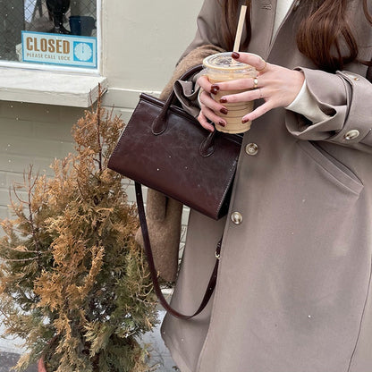 IELGY messenger bag women's Korean version niche retro oil wax leather portable casual all-match square bag