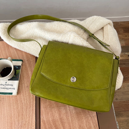 IELGY Messenger Bag Female Niche Design Retro Large-capacity Texture Commuter Briefcase