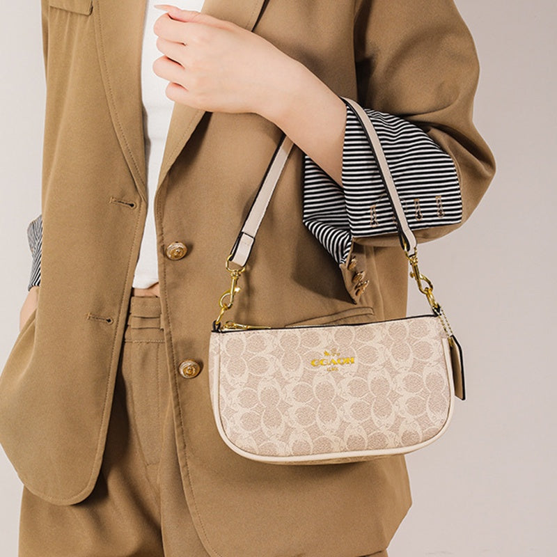 IELGY messenger bag women's versatile fashion zipper retro one shoulder underarm bag