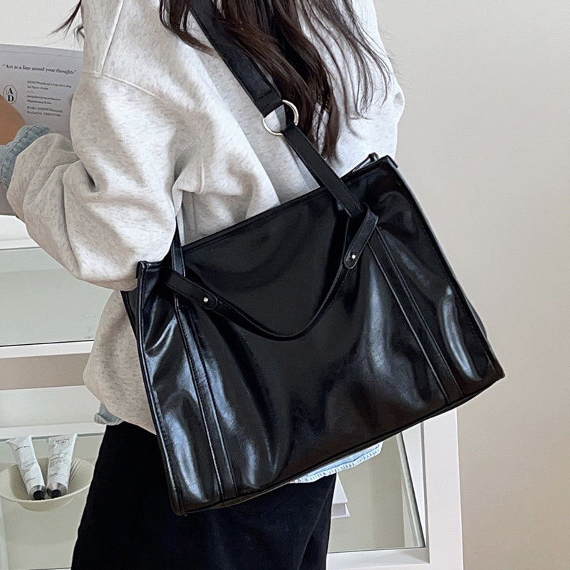 IELGY Handbag Women's Simple Retro Texture Large Capacity Commuting Square Tote Bag