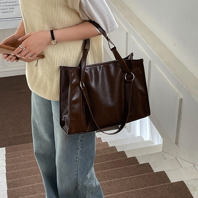 IELGY Handbag Women's Simple Retro Texture Large Capacity Commuting Square Tote Bag