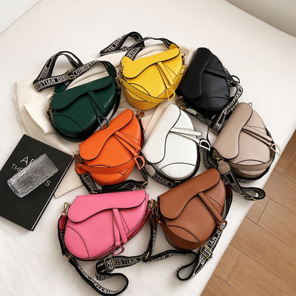 IELGY Saddle Bag Women's Retro Foreign Style Creative Korean Fashion Pistol Type Simple Messenger Bag