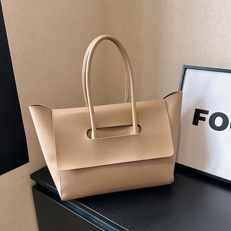 Ielgy Large Capacity Handbag Retro Commuter Tote Bag