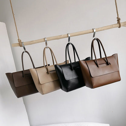 Ielgy Large Capacity Handbag Retro Commuter Tote Bag