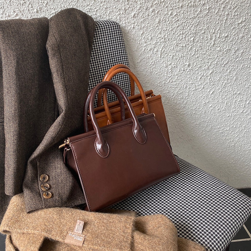 IELGY messenger bag women's Korean version niche retro oil wax leather portable casual all-match square bag