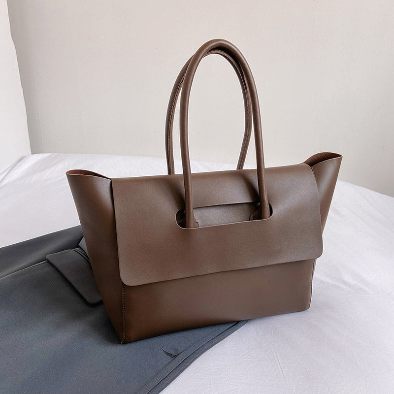 Ielgy Large Capacity Handbag Retro Commuter Tote Bag