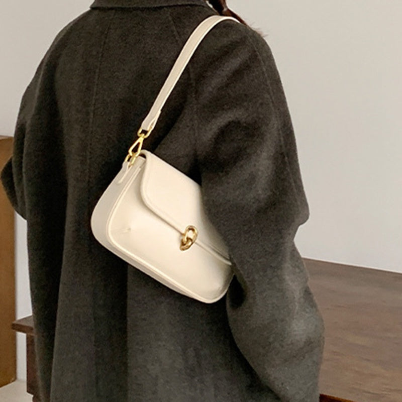 IELGY handbag women's retro armpit niche design high-end lock bag baguette