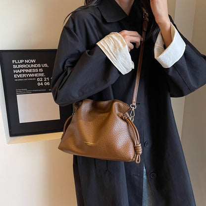 Ielgy Ladies Retro Fashion Pleated Cloud Bag Niche Texture Cross-body Bucket Bag