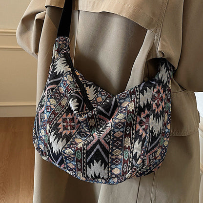 IELGY Large-Capacity Dumpling Bag Fashionable Messenger Bag