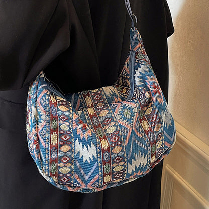 IELGY Large-Capacity Dumpling Bag Fashionable Messenger Bag